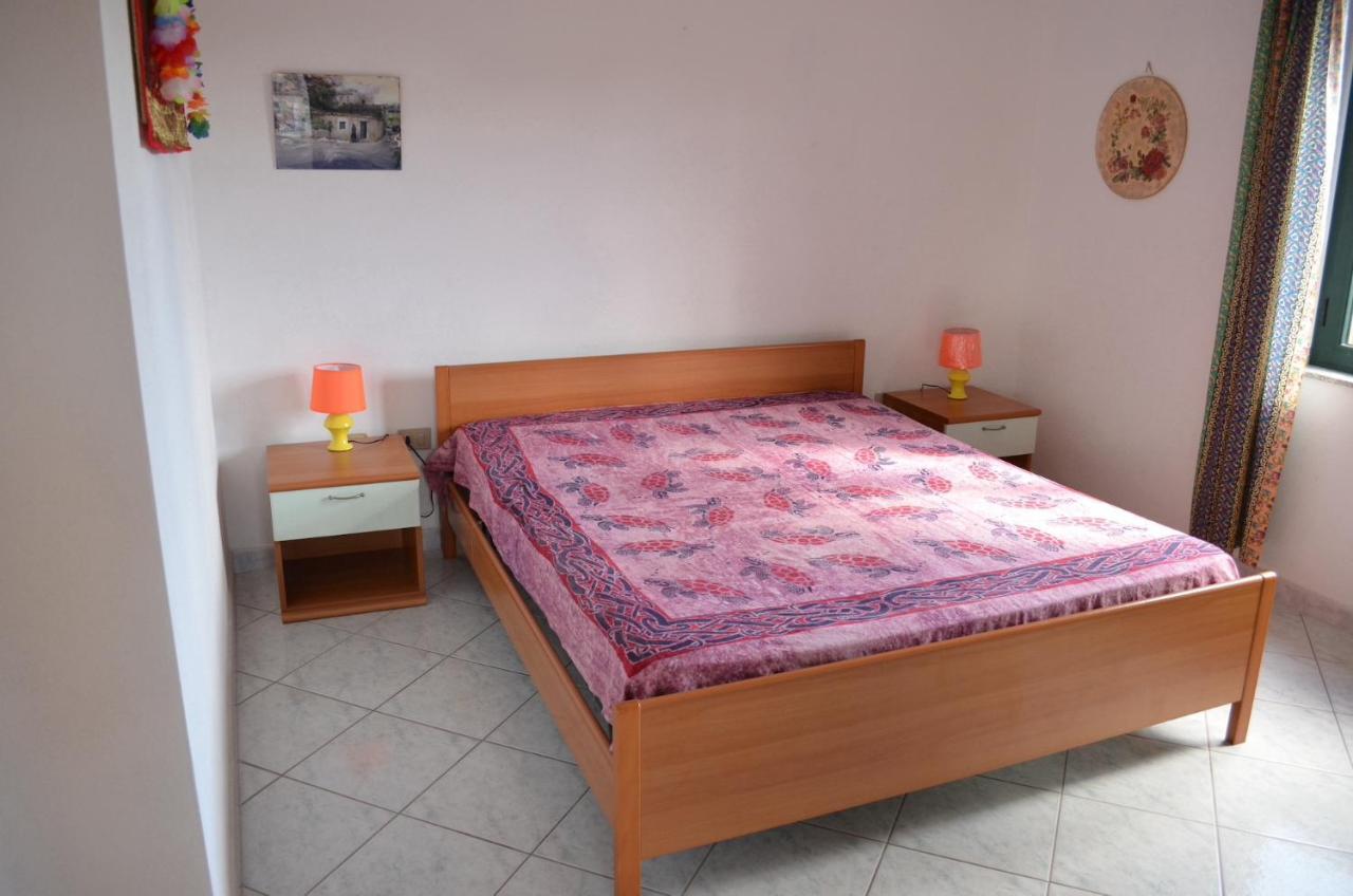 Iss Travel, La Padula - Apartments With Private Veranda And Parking San Teodoro  Exterior foto
